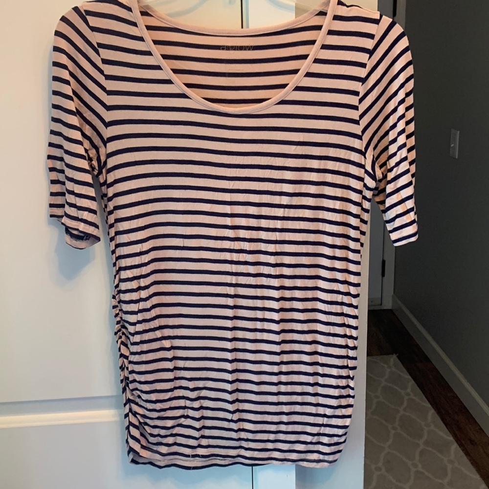 Maternity shirt sleeve shirt
